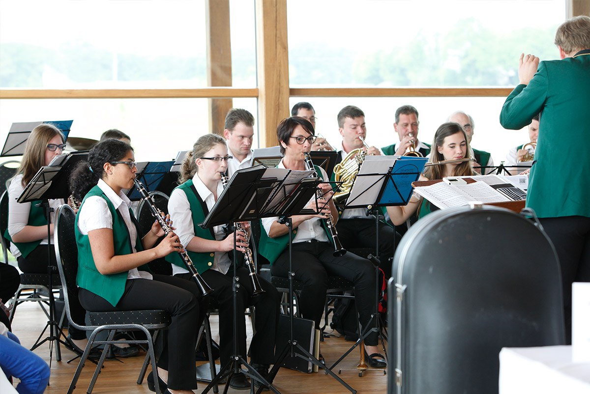Musikverein Königshofen spielt ein Benefizkonzert im Gut Hühnerhof